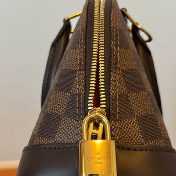 LV Bag - Picture 1 of 3